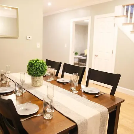 Renovated 4Br3Ba Escape - Near Public Transportation Appartement